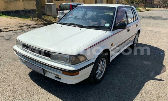 اشتري مستعمل Toyota Vitz White سيارة في Maseru في Maseru اشتري مستعمل Toyota Vitz White سيارة في Maseru في Maseru