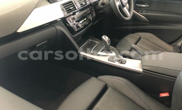 Sayi Na hannu BMW 3–Series White Mota in Roma a Maseru Sayi Na hannu BMW 3–Series White Mota in Roma a Maseru