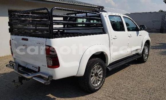 Buy Used Toyota Hilux Green Car in Maputsoe in Leribe Buy Used Toyota Hilux Green Car in Maputsoe in Leribe