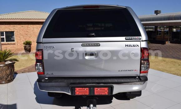 Buy Used Toyota Hilux Red Car in Maputsoe in Leribe Buy Used Toyota Hilux Red Car in Maputsoe in Leribe