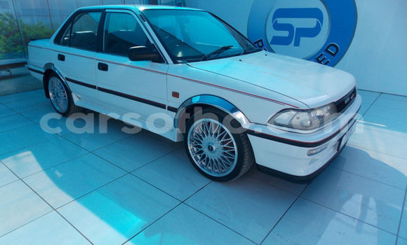 Acheter Occasion Voiture Toyota Corolla Vert à Maputsoe, Leribe Acheter Occasion Voiture Toyota Corolla Vert à Maputsoe, Leribe