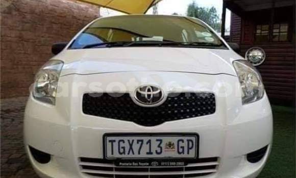 Sayi Na hannu Toyota Yaris White Mota in Butha–Buthe a Thaba-Tseka Sayi Na hannu Toyota Yaris White Mota in Butha–Buthe a Thaba-Tseka