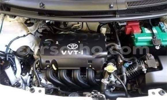 Sayi Na hannu Toyota Yaris White Mota in Butha–Buthe a Thaba-Tseka Sayi Na hannu Toyota Yaris White Mota in Butha–Buthe a Thaba-Tseka
