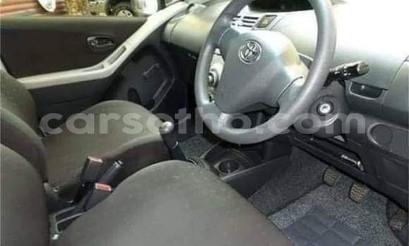 Sayi Na hannu Toyota Yaris White Mota in Butha–Buthe a Thaba-Tseka Sayi Na hannu Toyota Yaris White Mota in Butha–Buthe a Thaba-Tseka
