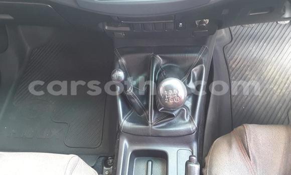 Sayi Na hannu Toyota Hilux White Mota in Maseru a Maseru Sayi Na hannu Toyota Hilux White Mota in Maseru a Maseru