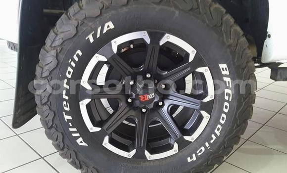 Sayi Na hannu Toyota Hilux White Mota in Maseru a Maseru Sayi Na hannu Toyota Hilux White Mota in Maseru a Maseru