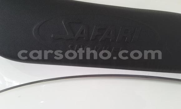 Sayi Na hannu Toyota Hilux White Mota in Maseru a Maseru Sayi Na hannu Toyota Hilux White Mota in Maseru a Maseru