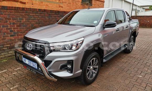 اشتري مستعمل Toyota Hilux Silver سيارة في Roma في Maseru اشتري مستعمل Toyota Hilux Silver سيارة في Roma في Maseru