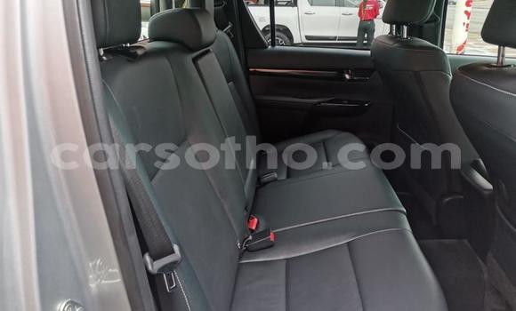 اشتري مستعمل Toyota Hilux Silver سيارة في Roma في Maseru اشتري مستعمل Toyota Hilux Silver سيارة في Roma في Maseru
