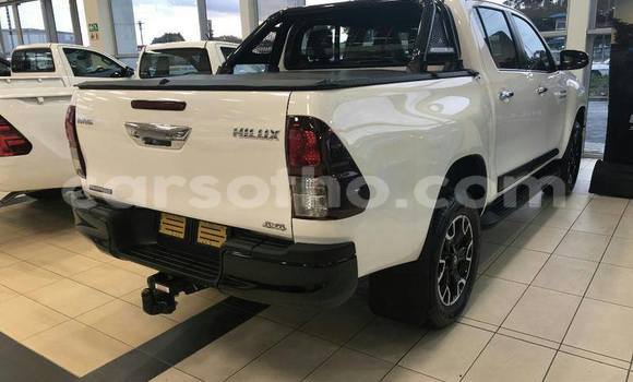 Buy Used Toyota Hilux White Car in Maseru in Maseru Buy Used Toyota Hilux White Car in Maseru in Maseru