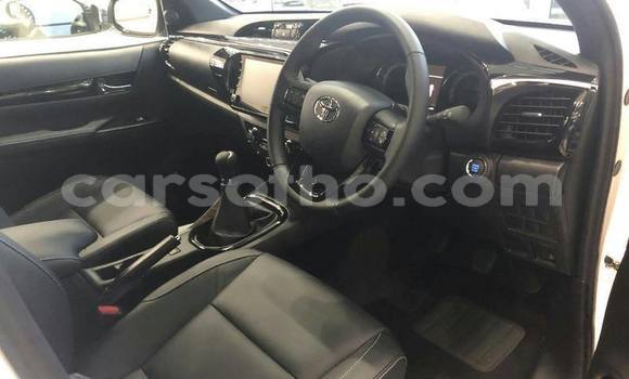 Buy Used Toyota Hilux White Car in Maseru in Maseru Buy Used Toyota Hilux White Car in Maseru in Maseru