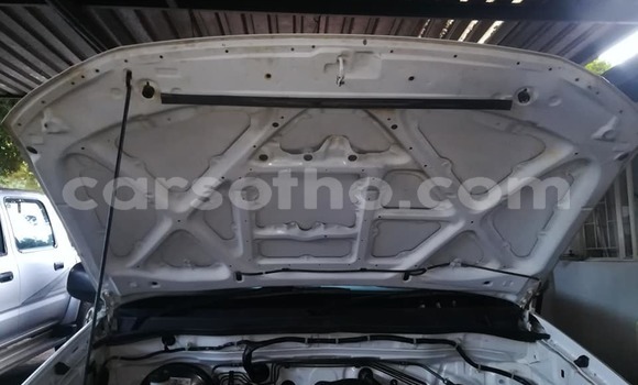 Acheter Occasion Voiture Toyota Hilux Blanc à Maputsoe, Leribe Acheter Occasion Voiture Toyota Hilux Blanc à Maputsoe, Leribe