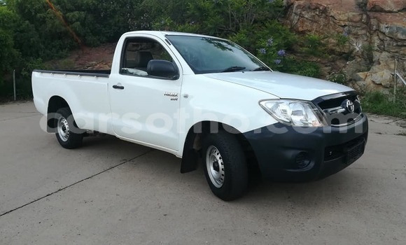 Acheter Occasion Voiture Toyota Hilux Blanc à Maputsoe, Leribe Acheter Occasion Voiture Toyota Hilux Blanc à Maputsoe, Leribe