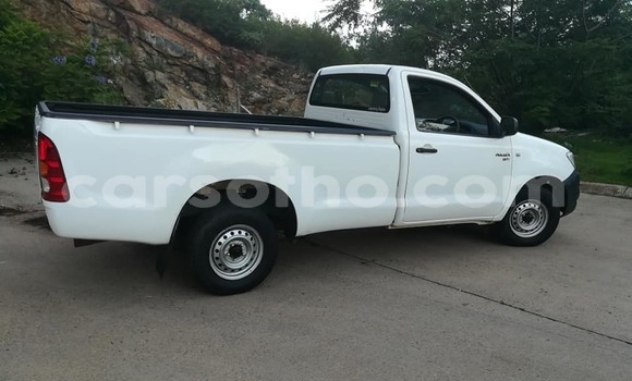Acheter Occasion Voiture Toyota Hilux Blanc à Maputsoe, Leribe Acheter Occasion Voiture Toyota Hilux Blanc à Maputsoe, Leribe