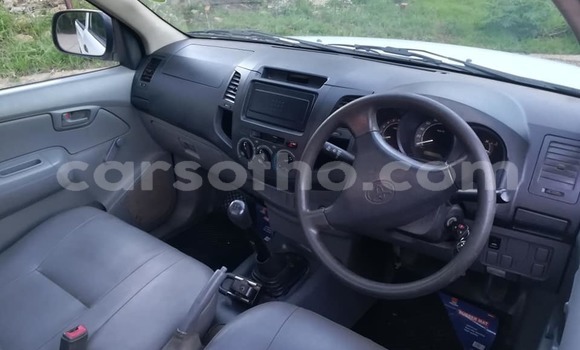 Acheter Occasion Voiture Toyota Hilux Blanc à Maputsoe, Leribe Acheter Occasion Voiture Toyota Hilux Blanc à Maputsoe, Leribe