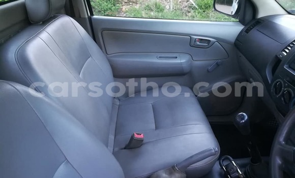Acheter Occasion Voiture Toyota Hilux Blanc à Maputsoe, Leribe Acheter Occasion Voiture Toyota Hilux Blanc à Maputsoe, Leribe
