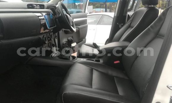 Buy Used Toyota Hilux White Car in Maseru in Maseru Buy Used Toyota Hilux White Car in Maseru in Maseru