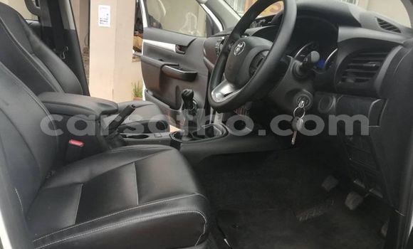 Buy Used Toyota Hilux White Car in Maseru in Maseru Buy Used Toyota Hilux White Car in Maseru in Maseru