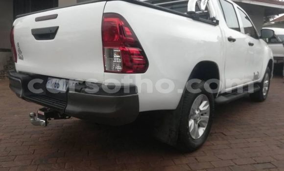 Buy Used Toyota Hilux White Car in Maseru in Maseru Buy Used Toyota Hilux White Car in Maseru in Maseru