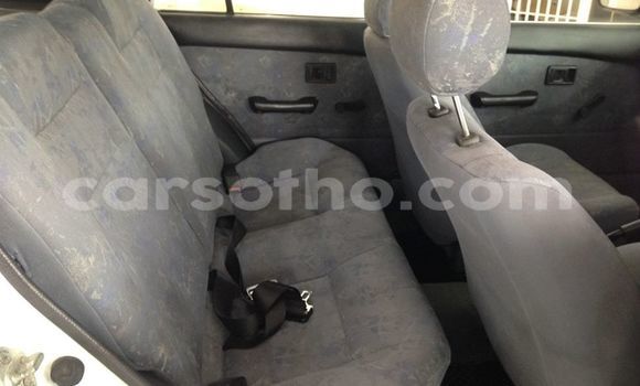 Sayi Na hannu Toyota Corolla White Mota in Maseru a Maseru Sayi Na hannu Toyota Corolla White Mota in Maseru a Maseru