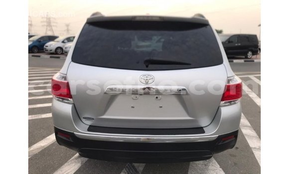 Buy Import Toyota Highlander Other Car in Import - Dubai in Maseru Buy Import Toyota Highlander Other Car in Import - Dubai in Maseru