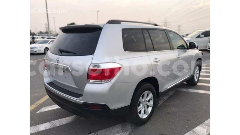 Big with watermark toyota highlander maseru import dubai 15168