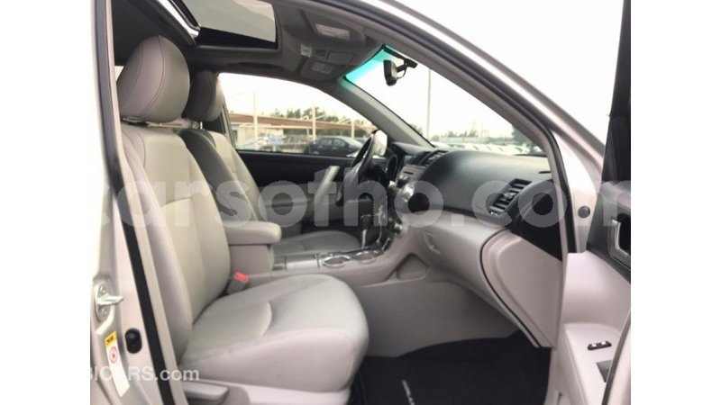 Big with watermark toyota highlander maseru import dubai 15168