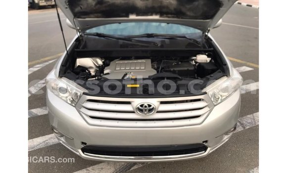 Buy Import Toyota Highlander Other Car in Import - Dubai in Maseru Buy Import Toyota Highlander Other Car in Import - Dubai in Maseru