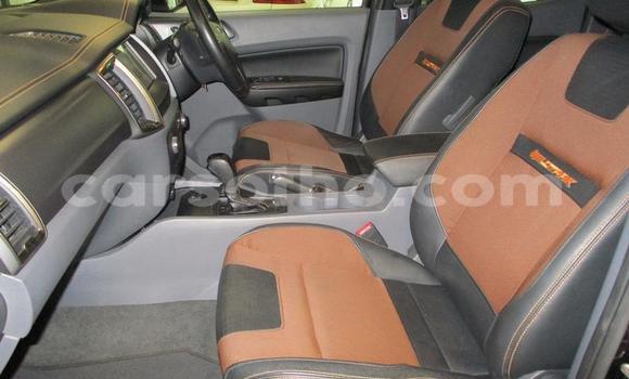 Sayi Na hannu Ford Ranger Black Mota in Peka a Leribe Sayi Na hannu Ford Ranger Black Mota in Peka a Leribe