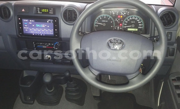 Buy Used Toyota Land Cruiser White Car in Maputsoe in Leribe Buy Used Toyota Land Cruiser White Car in Maputsoe in Leribe