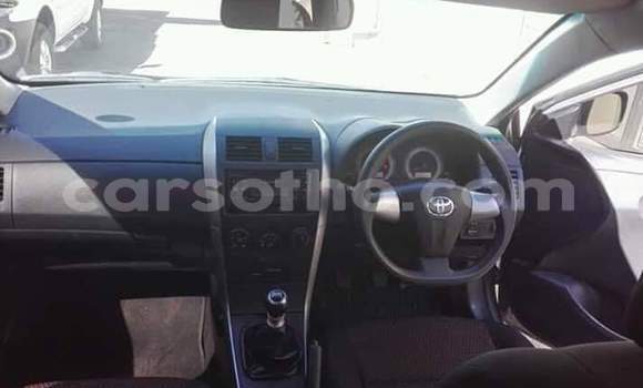 Sayi Na hannu Toyota Corolla Silver Mota in Thaba–Tseka a Mafeteng Sayi Na hannu Toyota Corolla Silver Mota in Thaba–Tseka a Mafeteng