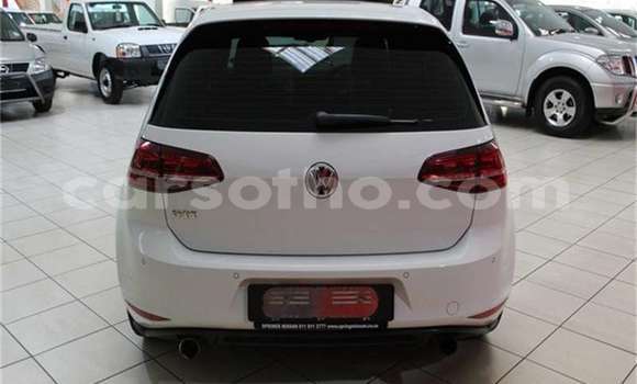 اشتري مستعمل Volkswagen Golf GTI White سيارة في Maseru في Maseru اشتري مستعمل Volkswagen Golf GTI White سيارة في Maseru في Maseru