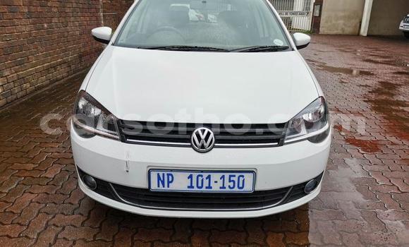Sayi Na hannu Volkswagen Polo White Mota in Roma a Maseru Sayi Na hannu Volkswagen Polo White Mota in Roma a Maseru