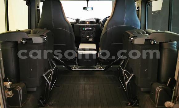 Sayi Na hannu Land Rover Defender Green Mota in Hlotse a Leribe Sayi Na hannu Land Rover Defender Green Mota in Hlotse a Leribe