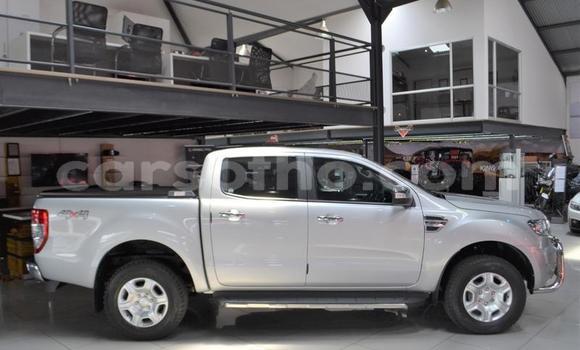 Sayi Na hannu Ford Ranger Silver Mota in Roma a Maseru Sayi Na hannu Ford Ranger Silver Mota in Roma a Maseru
