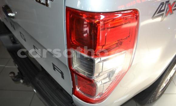 Sayi Na hannu Ford Ranger Silver Mota in Roma a Maseru Sayi Na hannu Ford Ranger Silver Mota in Roma a Maseru