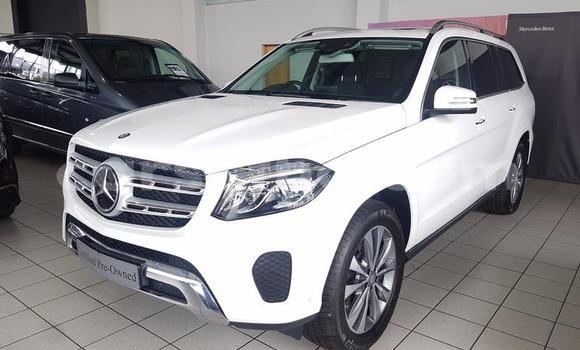 Sayi Na hannu Mercedes-Benz GLA-klasse AMG White Mota in Roma a Maseru Sayi Na hannu Mercedes-Benz GLA-klasse AMG White Mota in Roma a Maseru