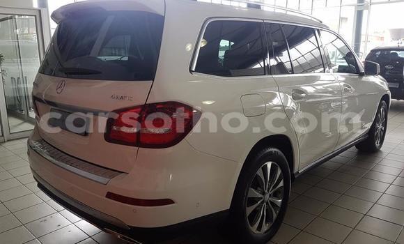 Sayi Na hannu Mercedes-Benz GLA-klasse AMG White Mota in Roma a Maseru Sayi Na hannu Mercedes-Benz GLA-klasse AMG White Mota in Roma a Maseru