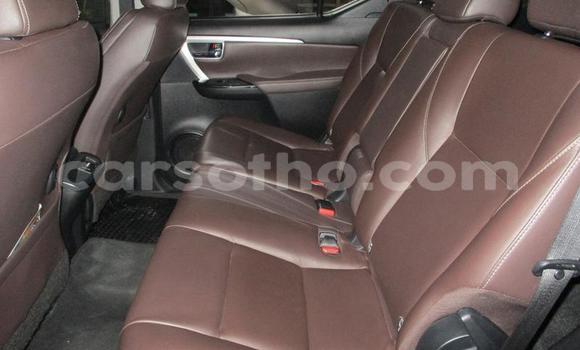 Sayi Na hannu Toyota Fortuner White Mota in Maseru a Maseru Sayi Na hannu Toyota Fortuner White Mota in Maseru a Maseru