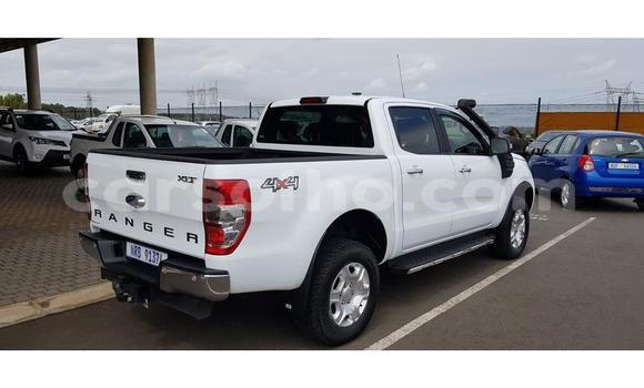 Sayi Na hannu Ford Ranger White Mota in Maseru a Maseru Sayi Na hannu Ford Ranger White Mota in Maseru a Maseru