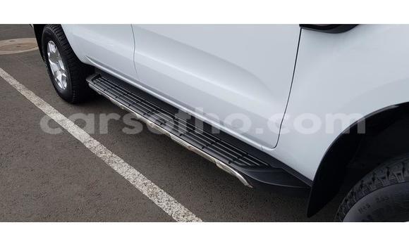 Sayi Na hannu Ford Ranger White Mota in Maseru a Maseru Sayi Na hannu Ford Ranger White Mota in Maseru a Maseru