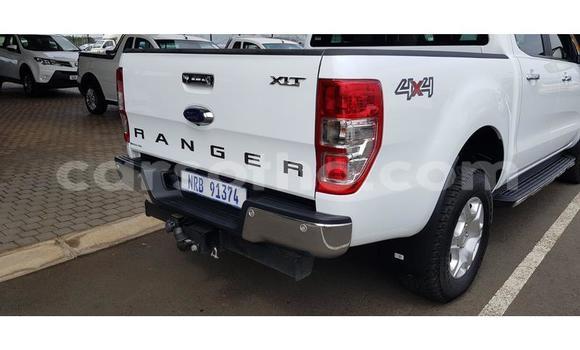 Sayi Na hannu Ford Ranger White Mota in Maseru a Maseru Sayi Na hannu Ford Ranger White Mota in Maseru a Maseru