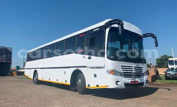 Buy Used Hino 300 Series White Truck in Maseru in Maseru Buy Used Hino 300 Series White Truck in Maseru in Maseru