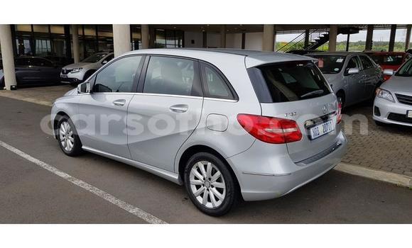 Acheter Occasion Voiture Mercedes-Benz B-klasse Gris à Maseru, Maseru Acheter Occasion Voiture Mercedes-Benz B-klasse Gris à Maseru, Maseru