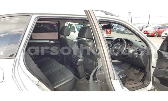 Sayi Na hannu BMW X5 Silver Mota in Maseru a Maseru Sayi Na hannu BMW X5 Silver Mota in Maseru a Maseru