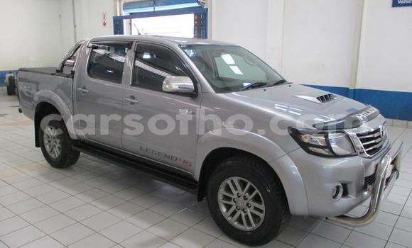 Sayi Na hannu Toyota Hilux Silver Mota in Maseru a Maseru Sayi Na hannu Toyota Hilux Silver Mota in Maseru a Maseru