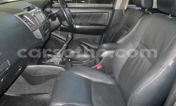 Sayi Na hannu Toyota Hilux Silver Mota in Maseru a Maseru Sayi Na hannu Toyota Hilux Silver Mota in Maseru a Maseru