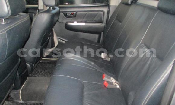 Sayi Na hannu Toyota Hilux Silver Mota in Maseru a Maseru Sayi Na hannu Toyota Hilux Silver Mota in Maseru a Maseru