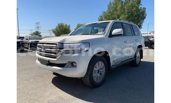 اشتري Imported Toyota Land Cruiser White سيارة في Import - Dubai في Maseru اشتري Imported Toyota Land Cruiser White سيارة في Import - Dubai في Maseru