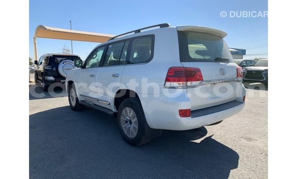 اشتري Imported Toyota Land Cruiser White سيارة في Import - Dubai في Maseru اشتري Imported Toyota Land Cruiser White سيارة في Import - Dubai في Maseru